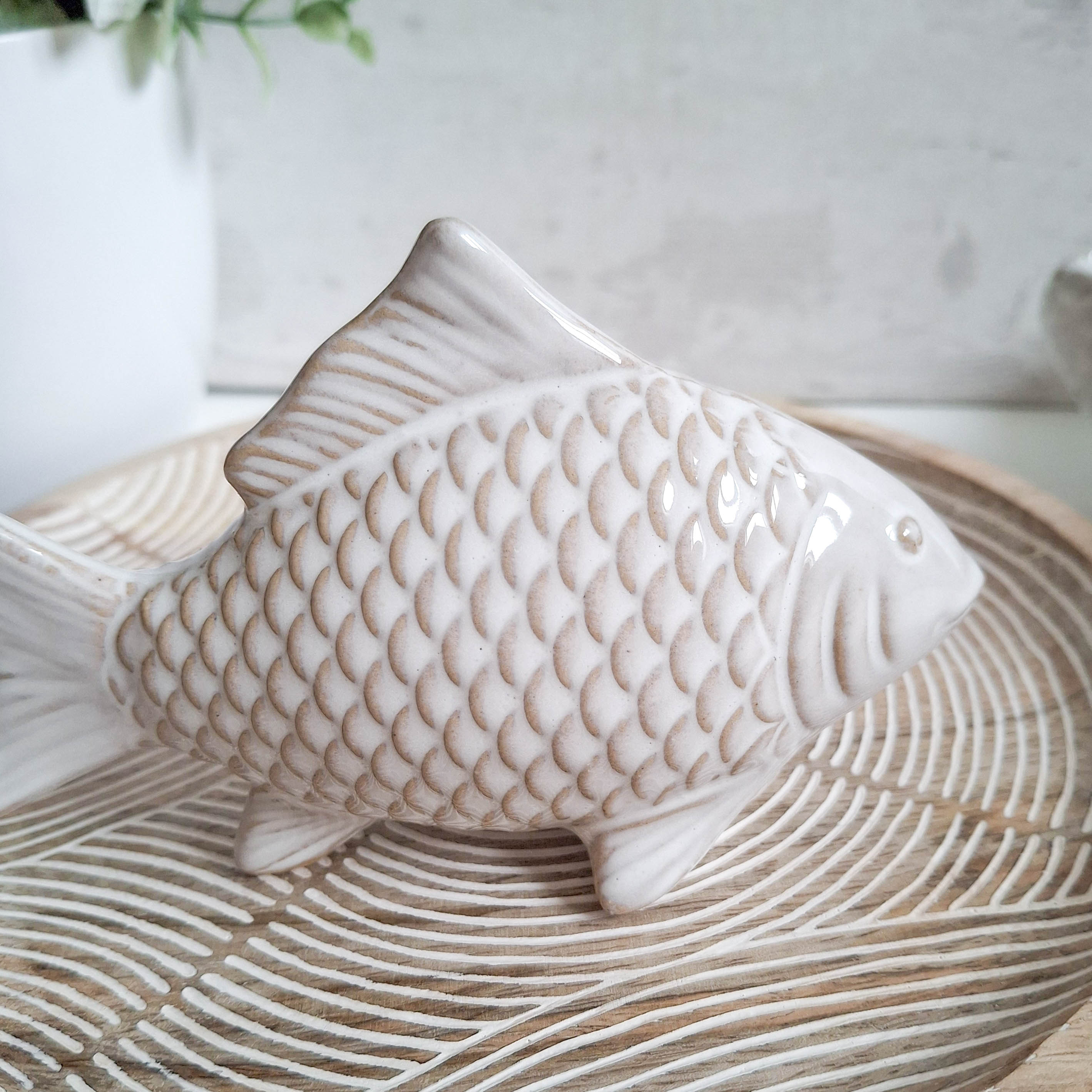 White & Natural Porcelain Fish Ornament