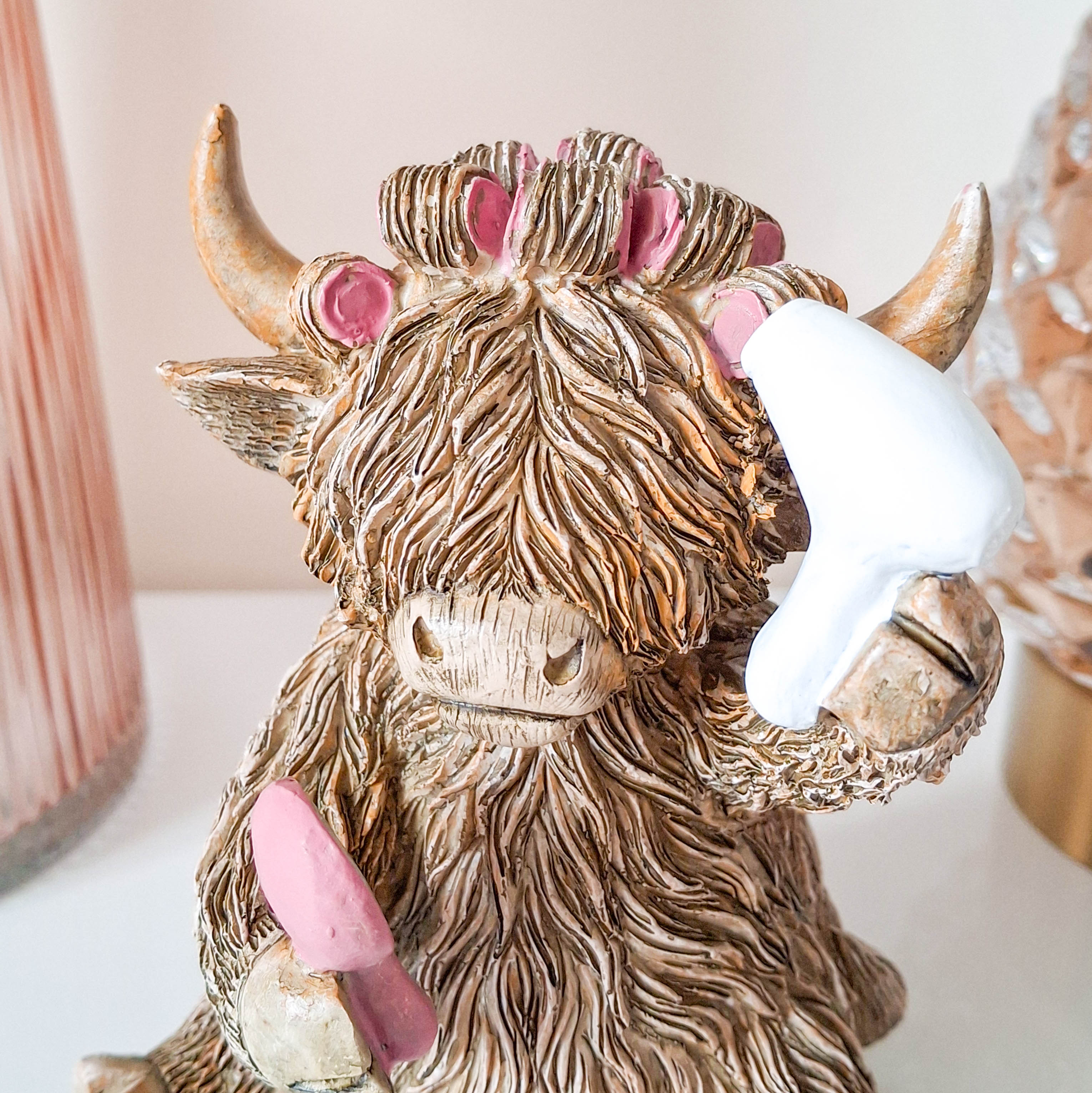 Hairdo Happy Highland Cow Figurine