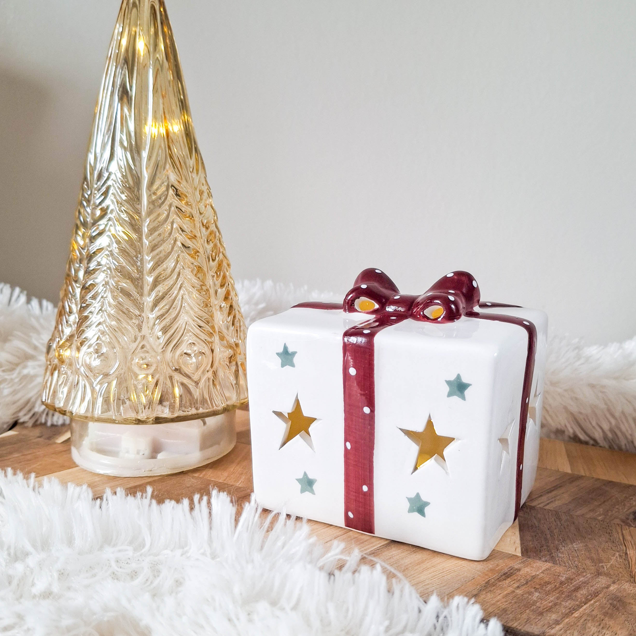 White & Red Bow LED Gift Ornament