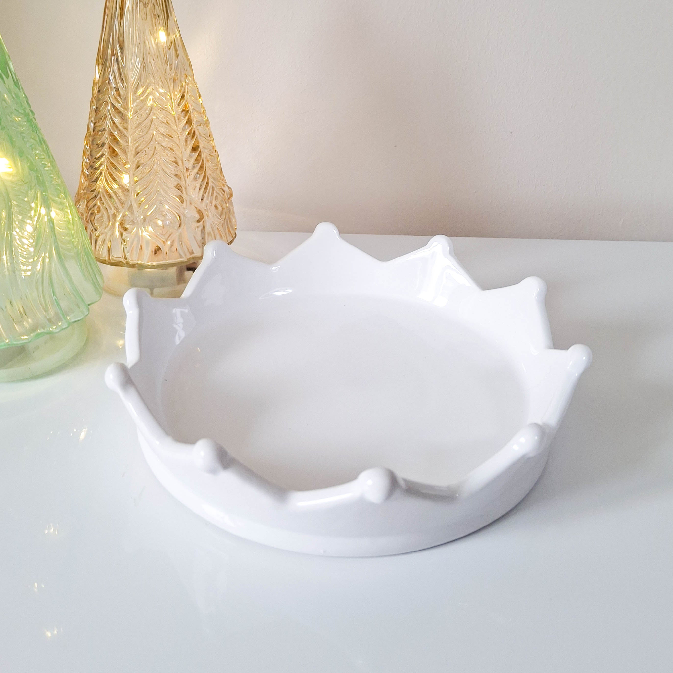 White Ceramic Crown Tray