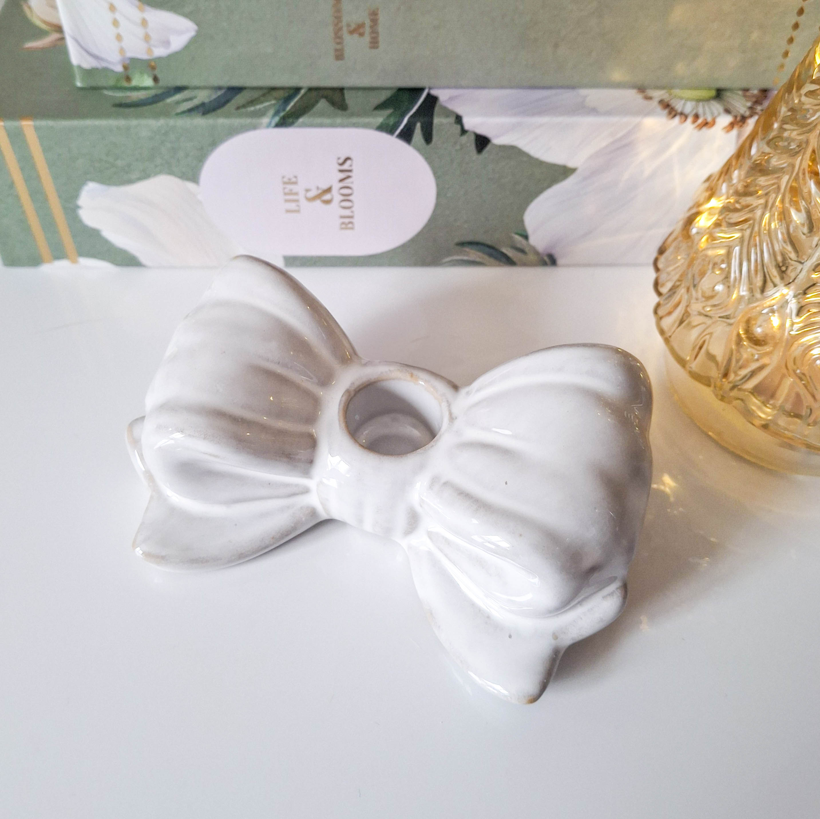 Natural Single Bow Taper Candle Holder