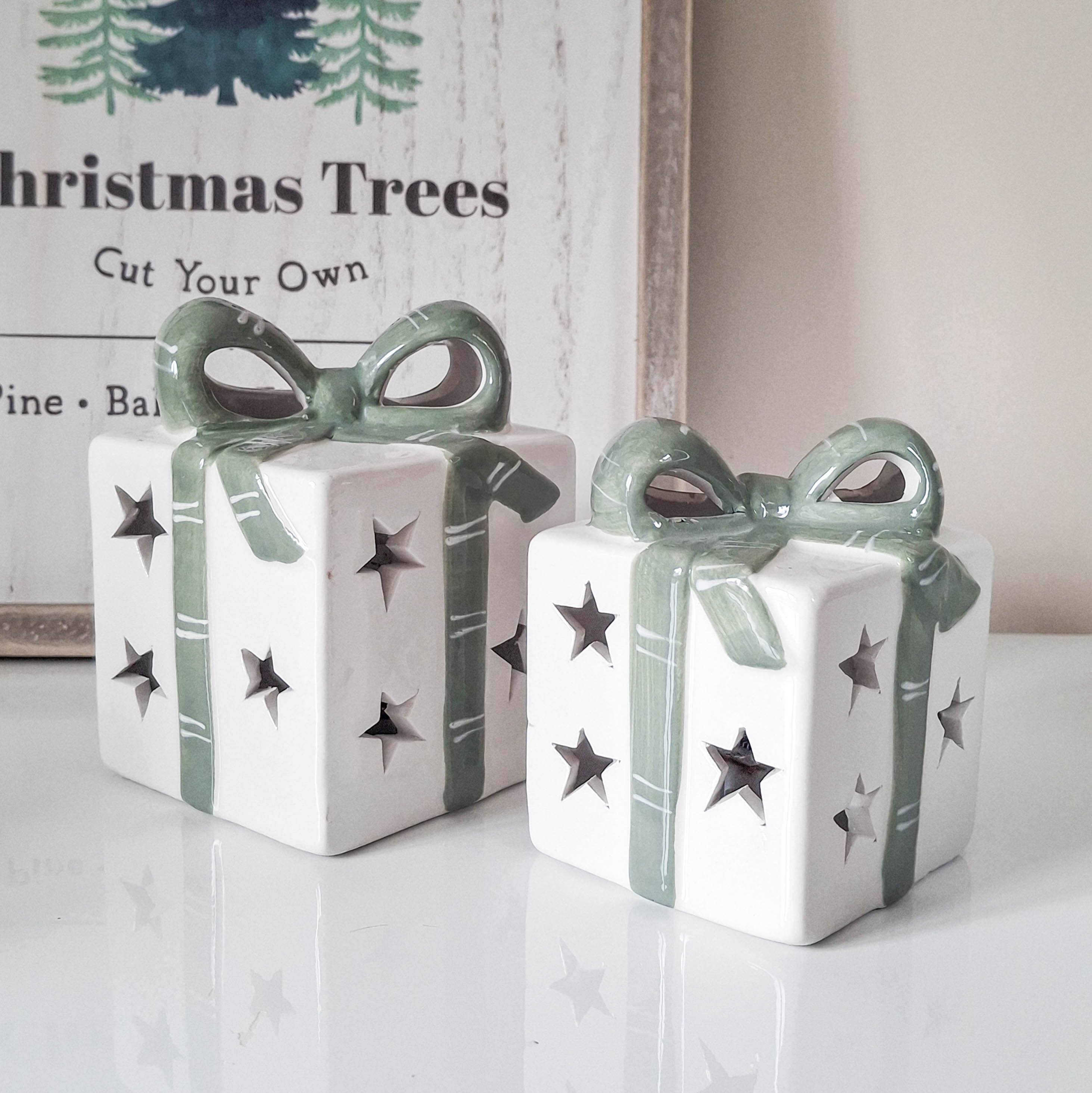 White & Green Bow LED Gift Ornament