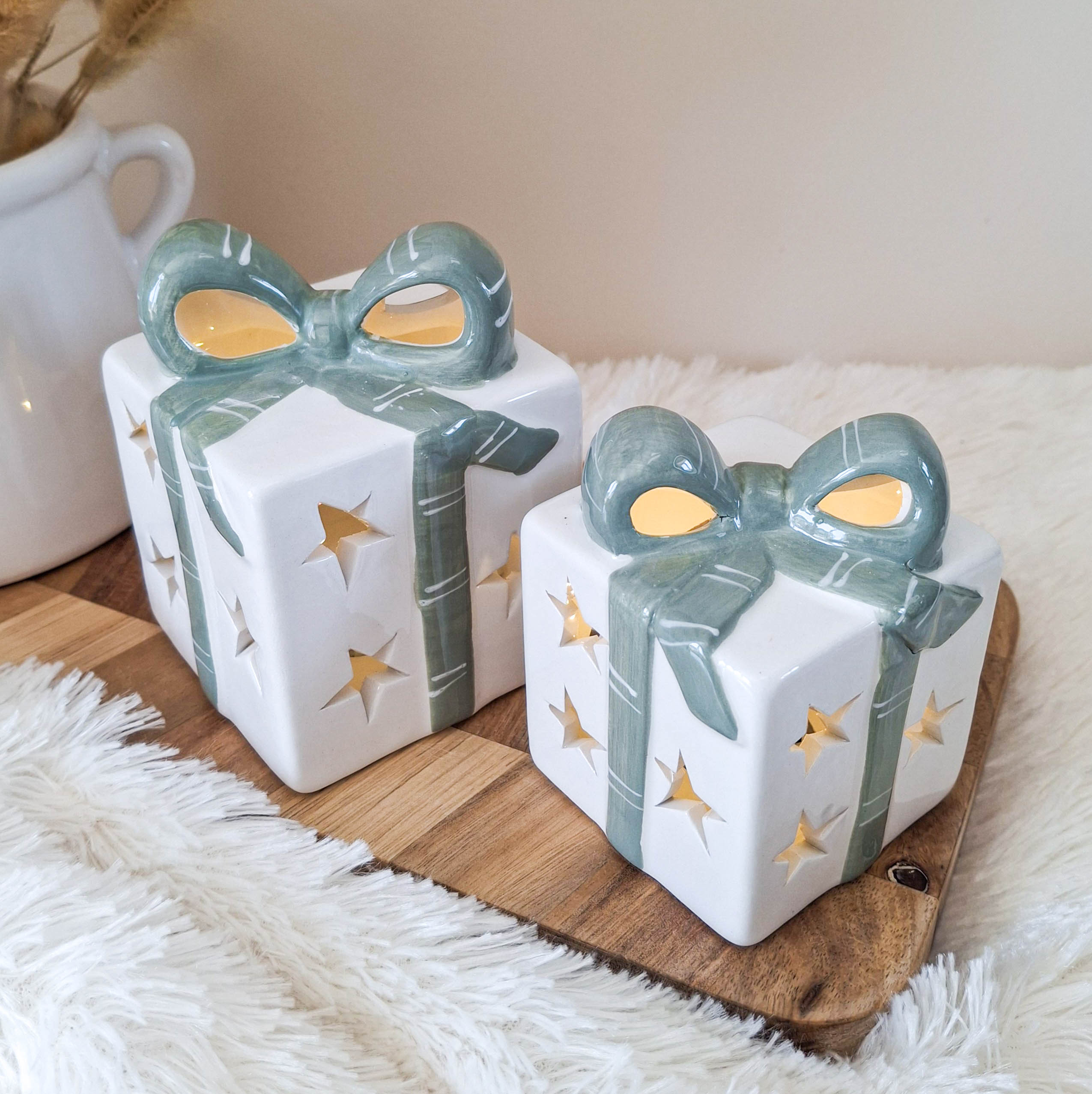 White & Green Bow LED Gift Ornament
