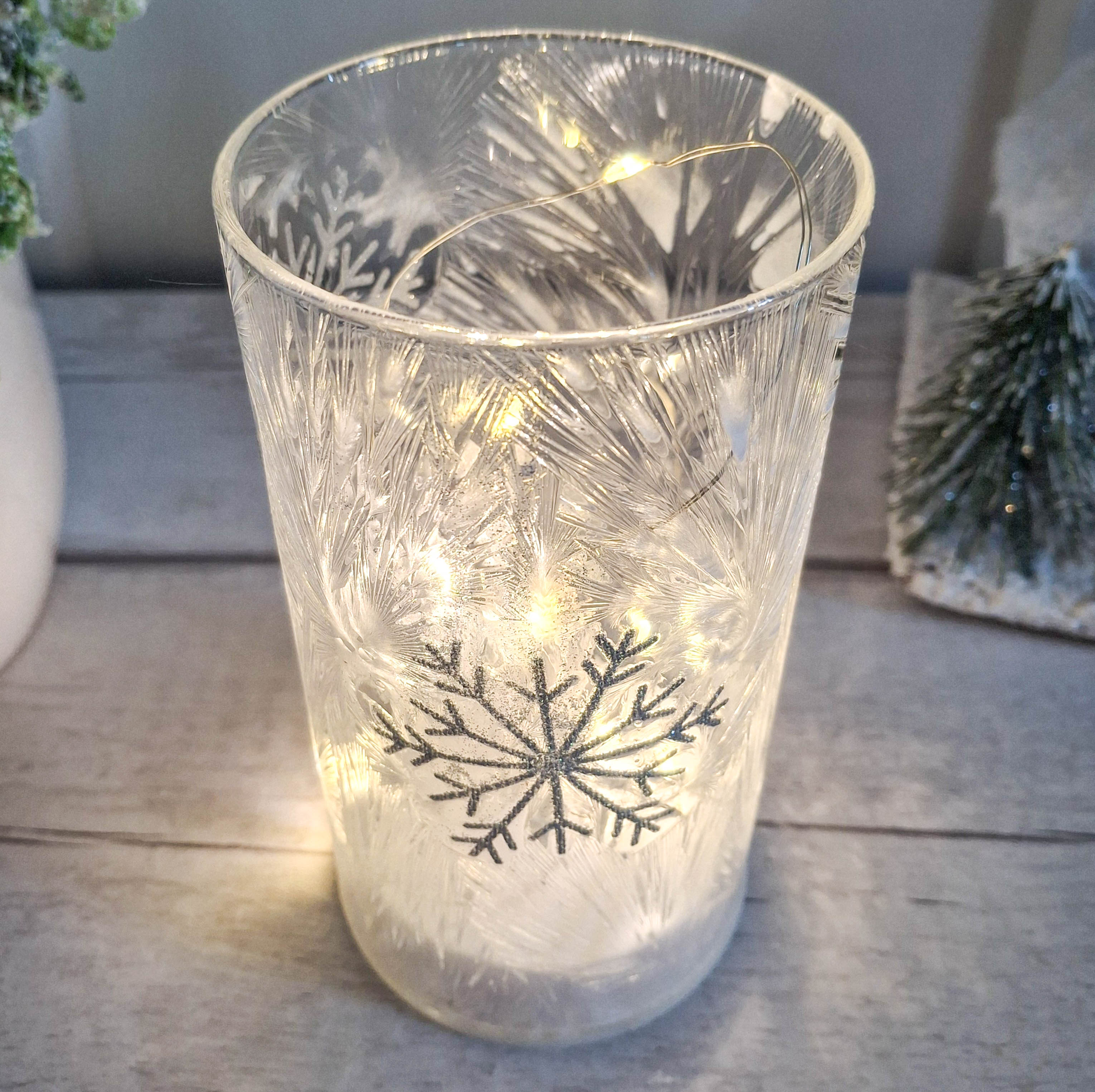 Snowflake Tube Light