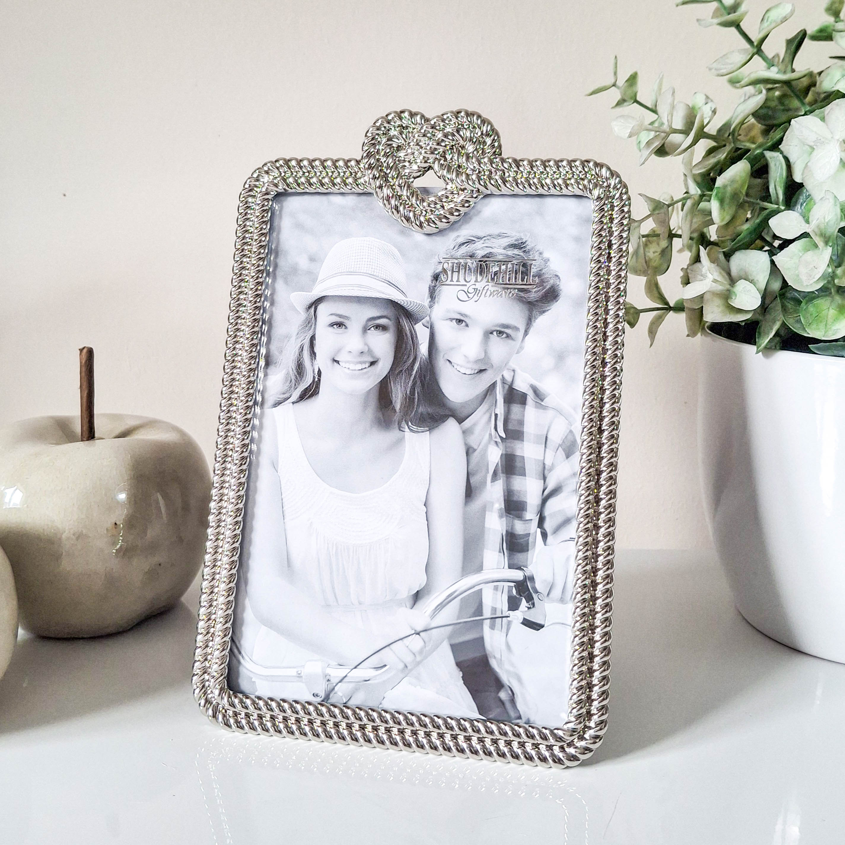 Silver Rope Heart Frame 6" x 4"