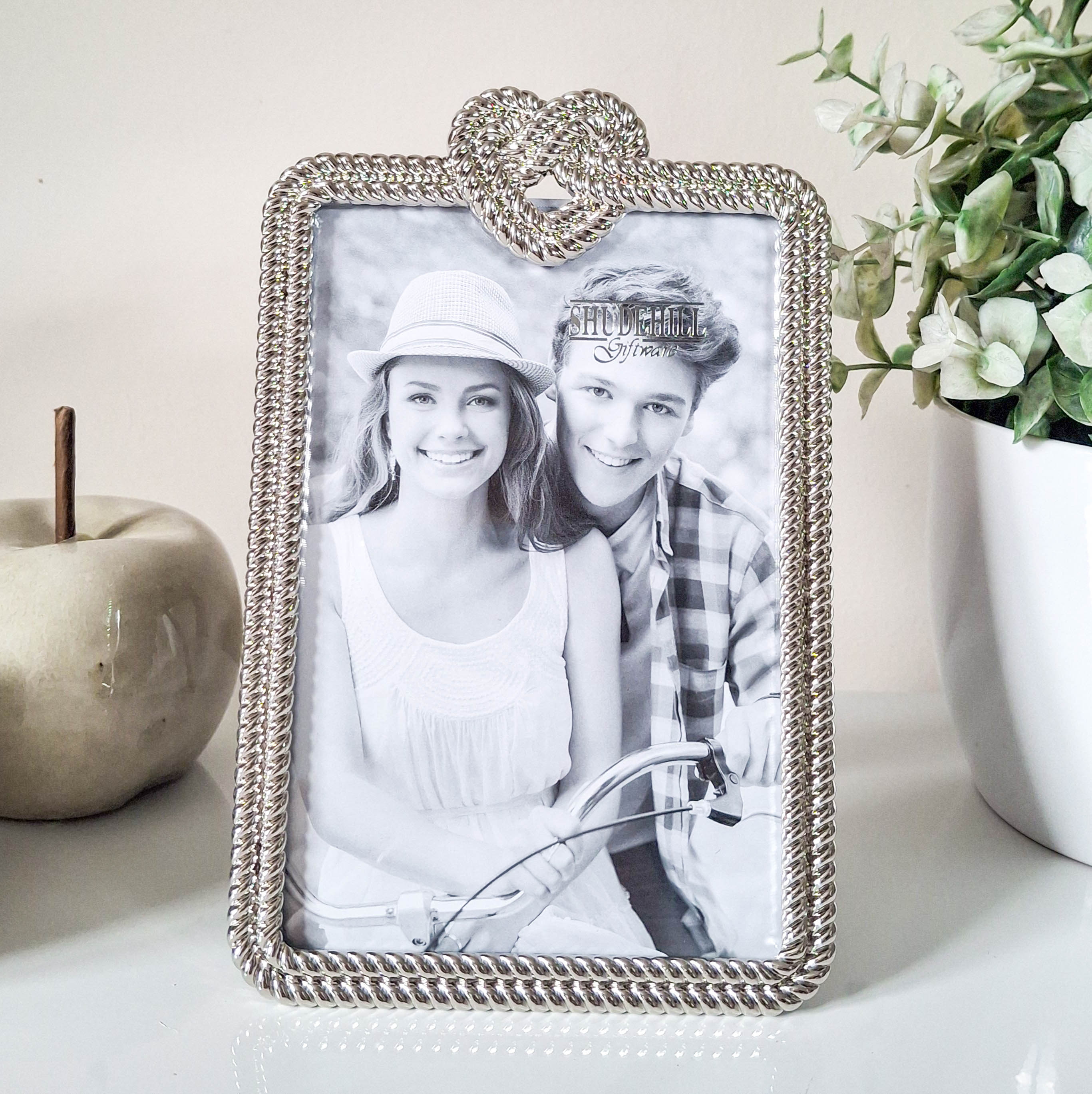 Silver Rope Heart Frame 6" x 4"