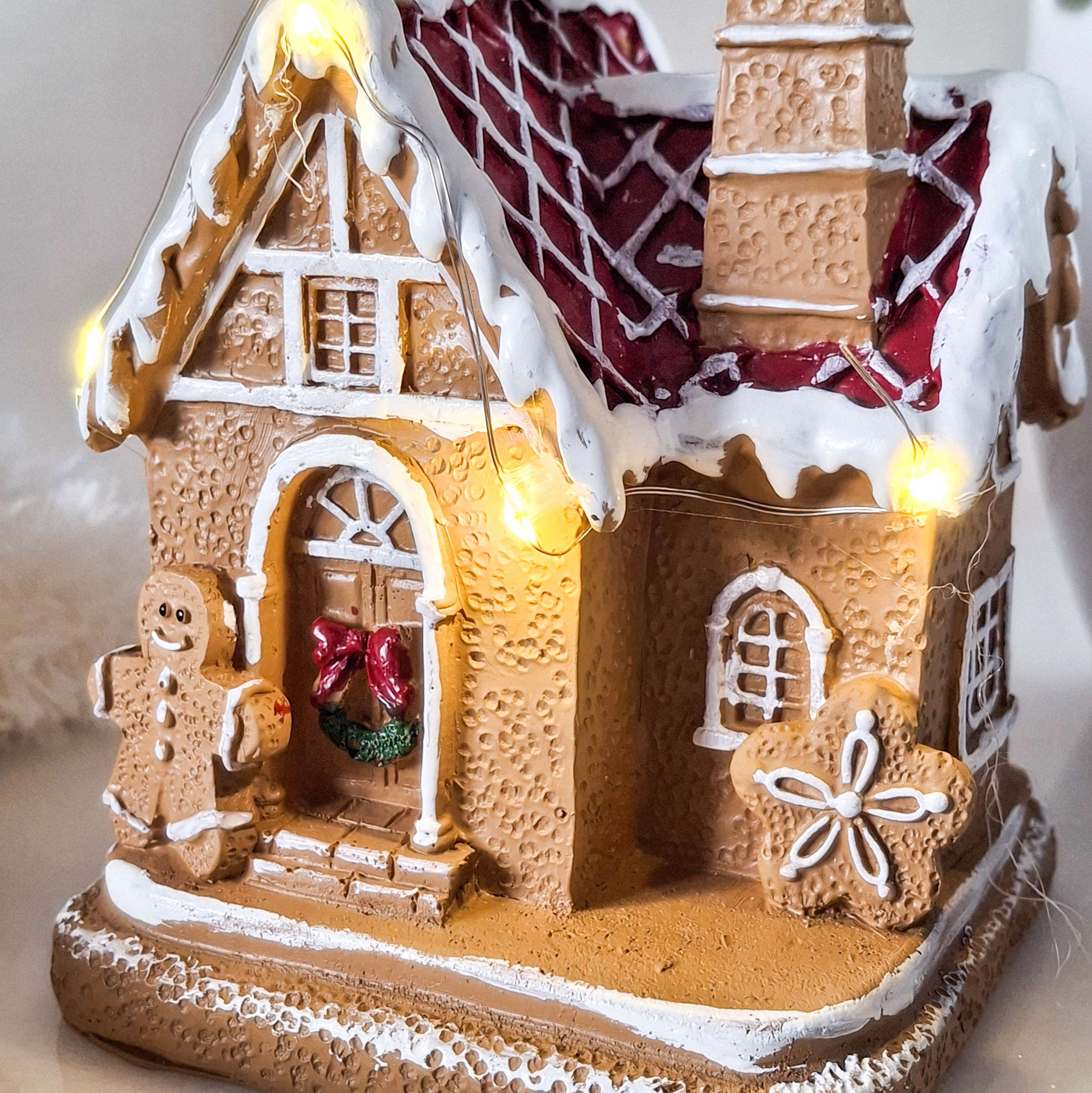 BACK OCT Christmas LED Gingerbread House