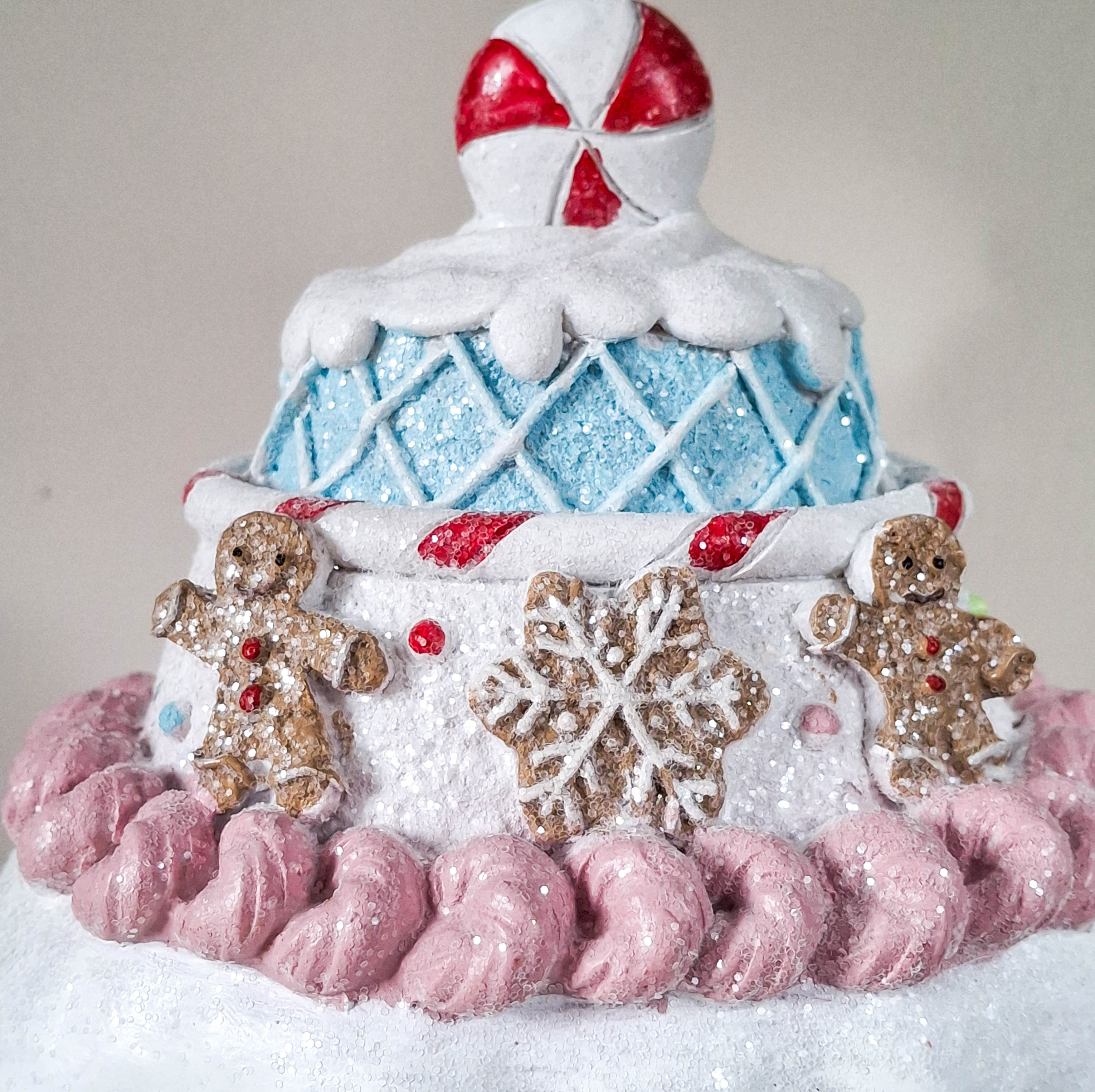 Pink Gingerbread Cupcake LED House
