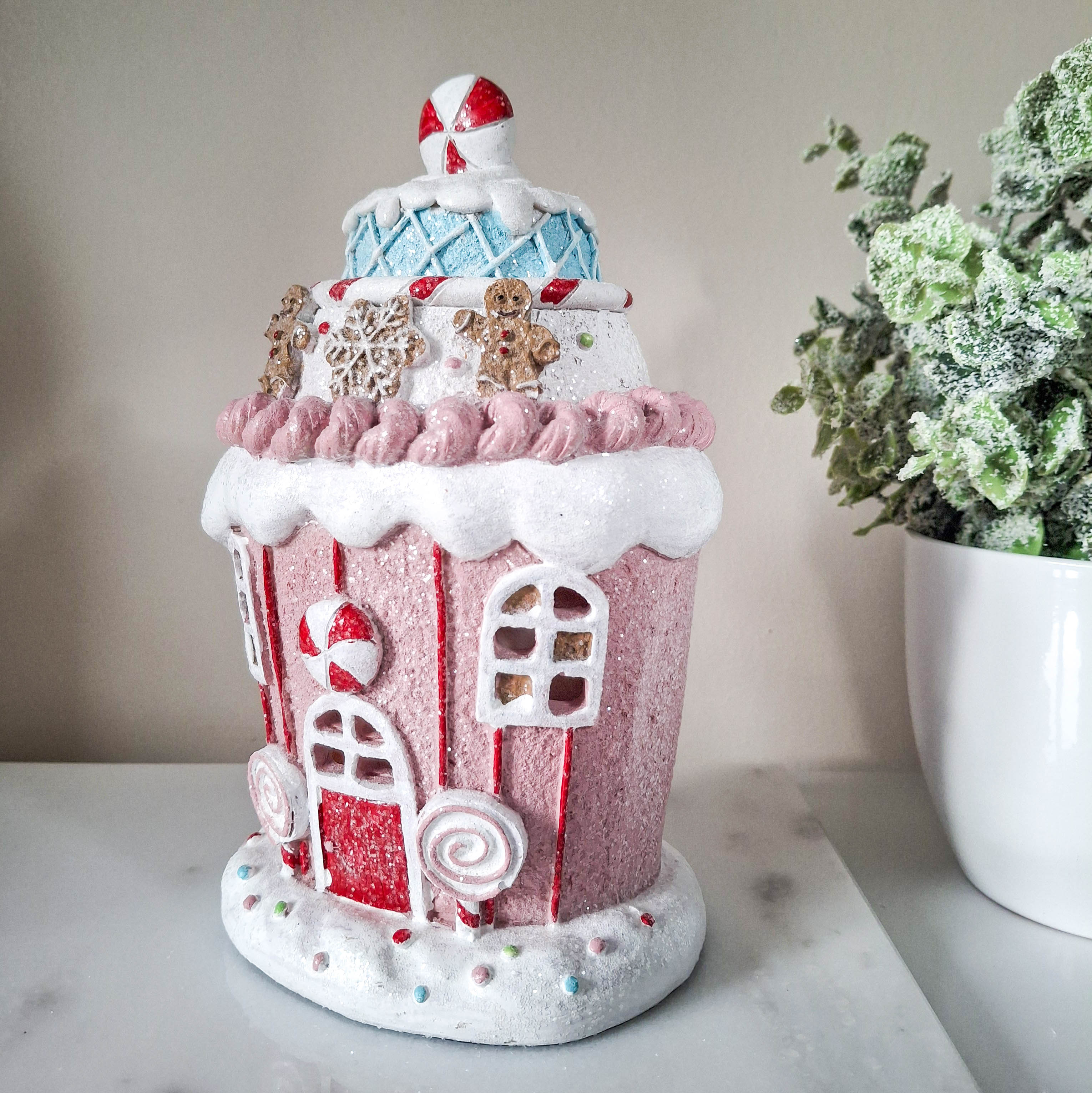 Pink Gingerbread Cupcake LED House