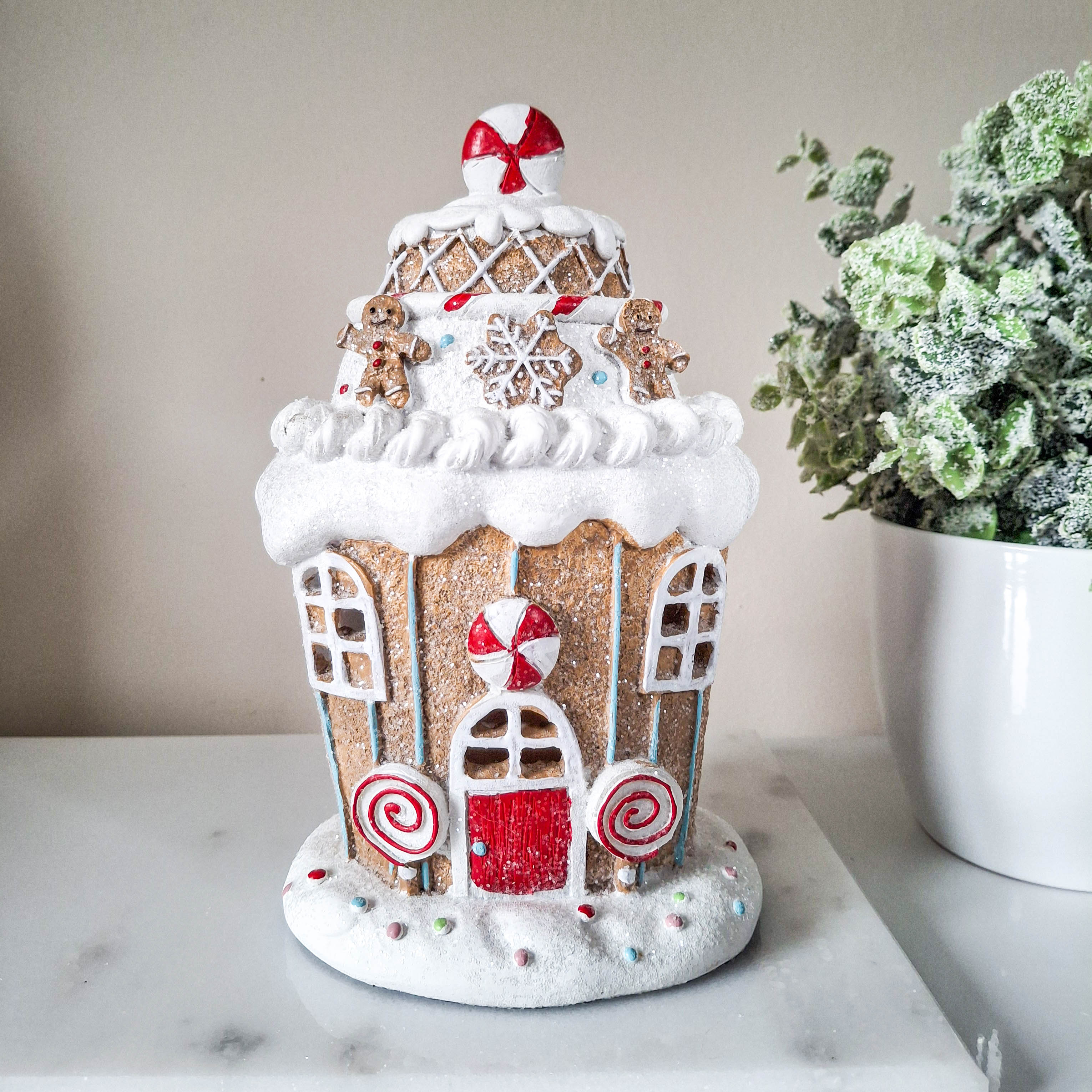 Natural Gingerbread Cupcake LED House
