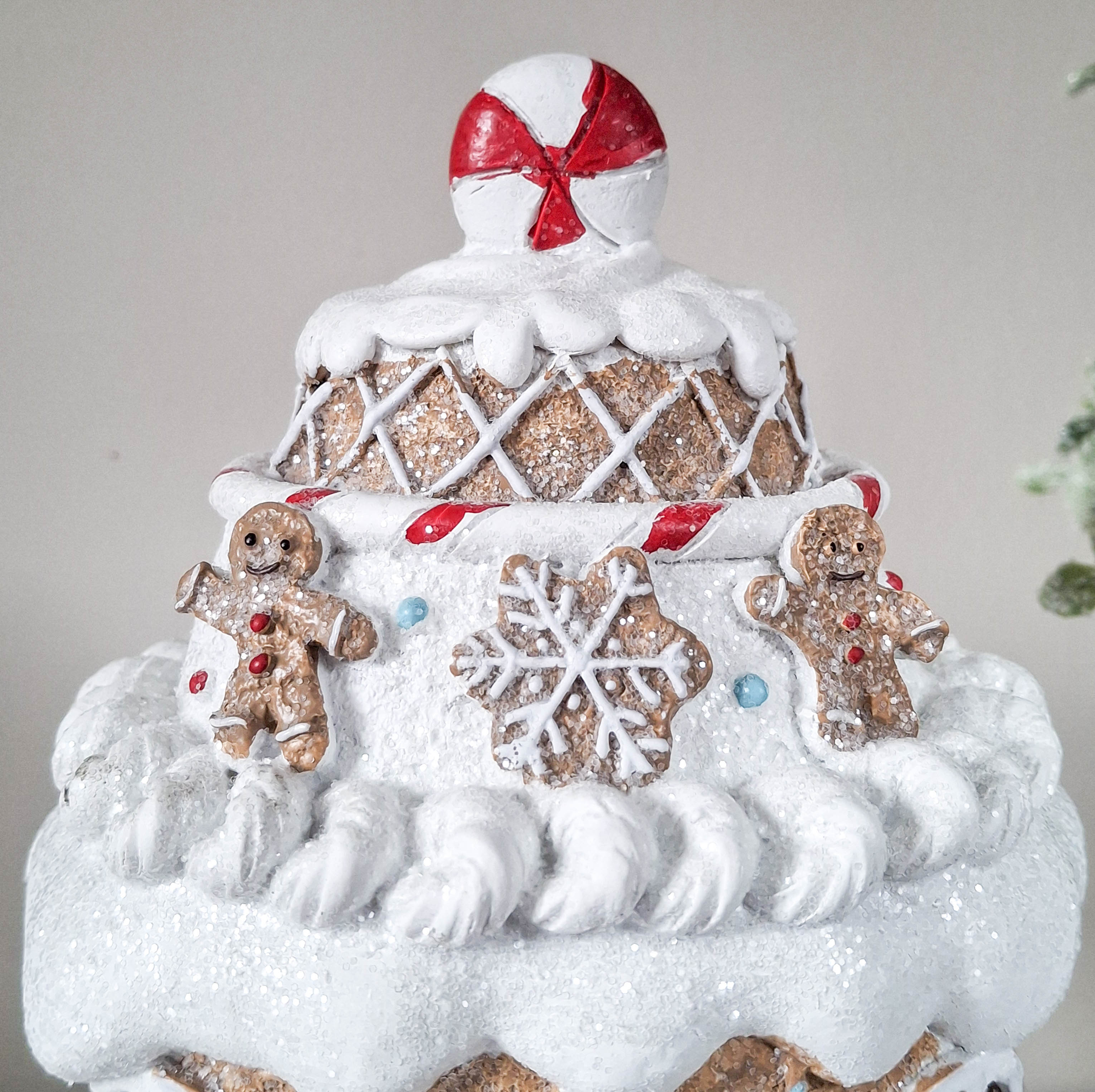 Natural Gingerbread Cupcake LED House