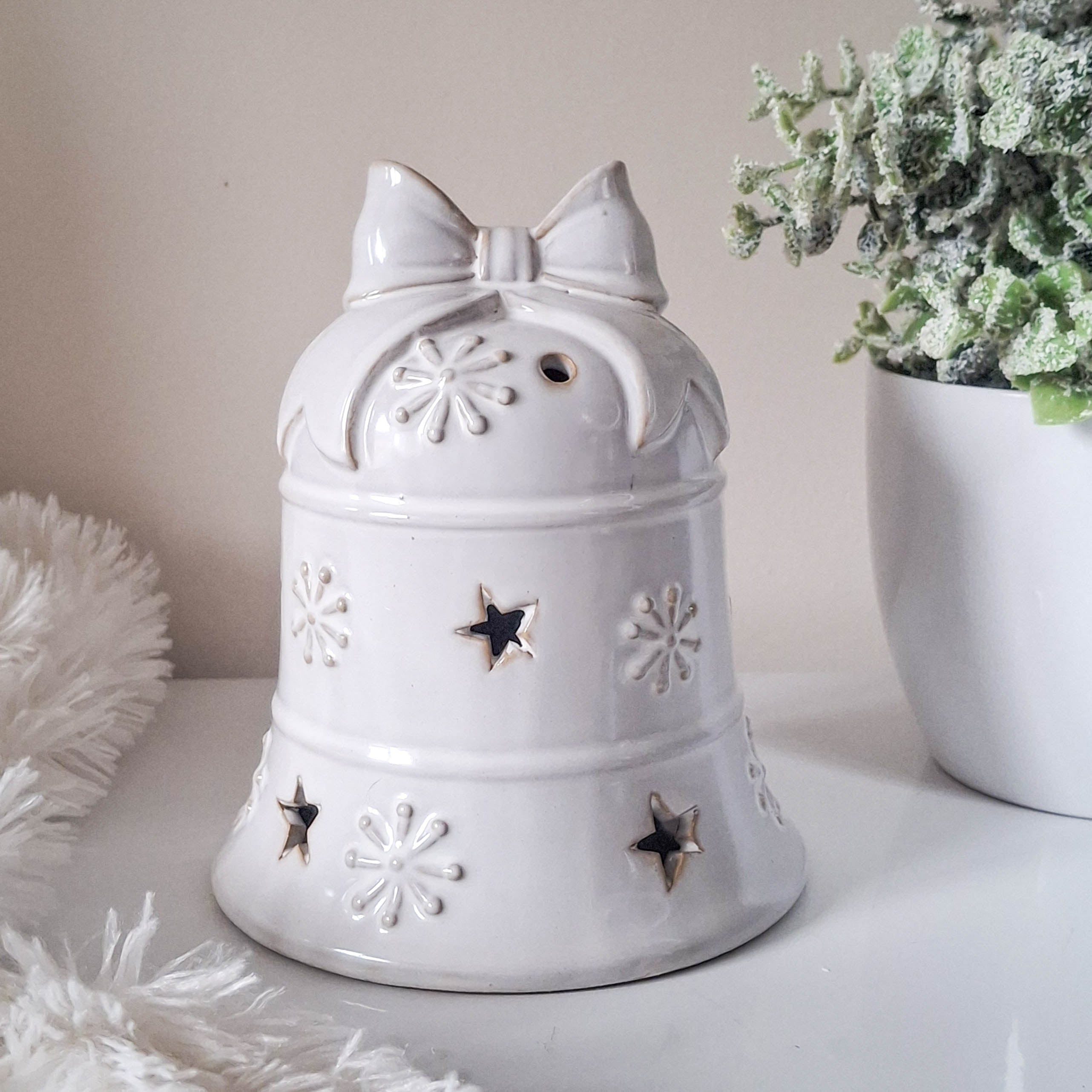 Natural Snowflake LED Bell Ornament
