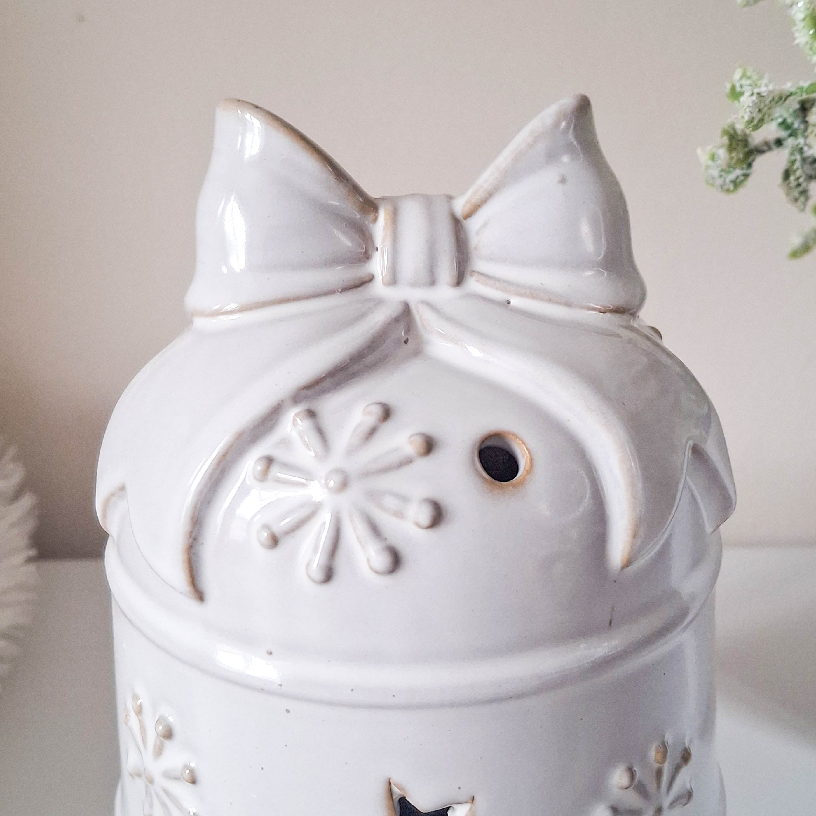 Natural Snowflake LED Bell Ornament