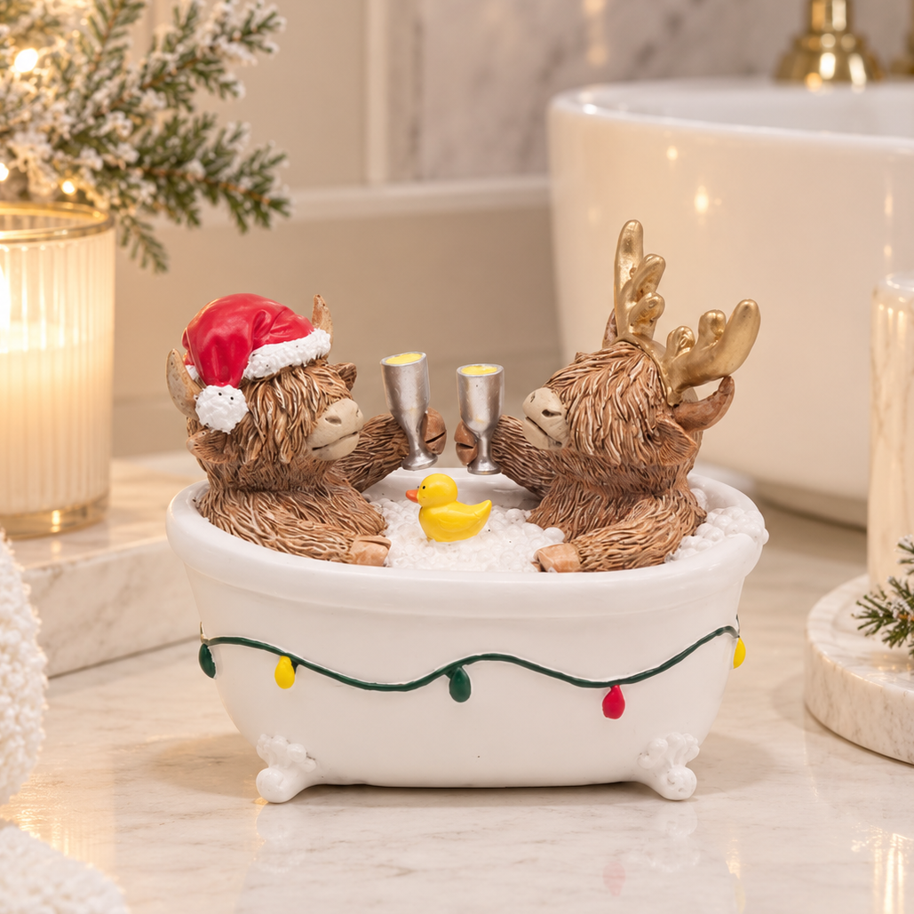 Christmas Highland Cow Couple in Bath