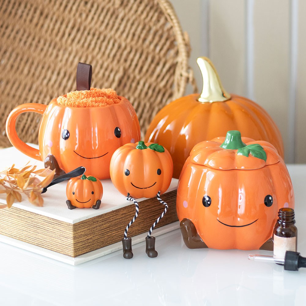 Smiling Pumpkin Shelf Sitting Ornament