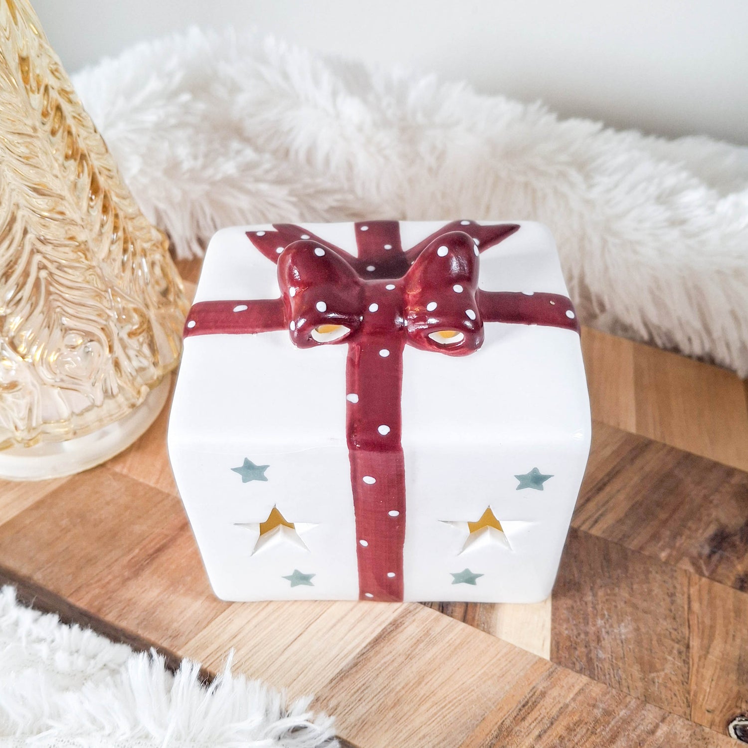 White &amp; Red Bow LED Gift Ornament