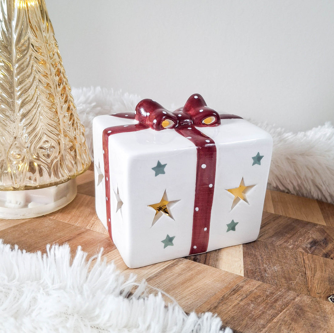 White &amp; Red Bow LED Gift Ornament
