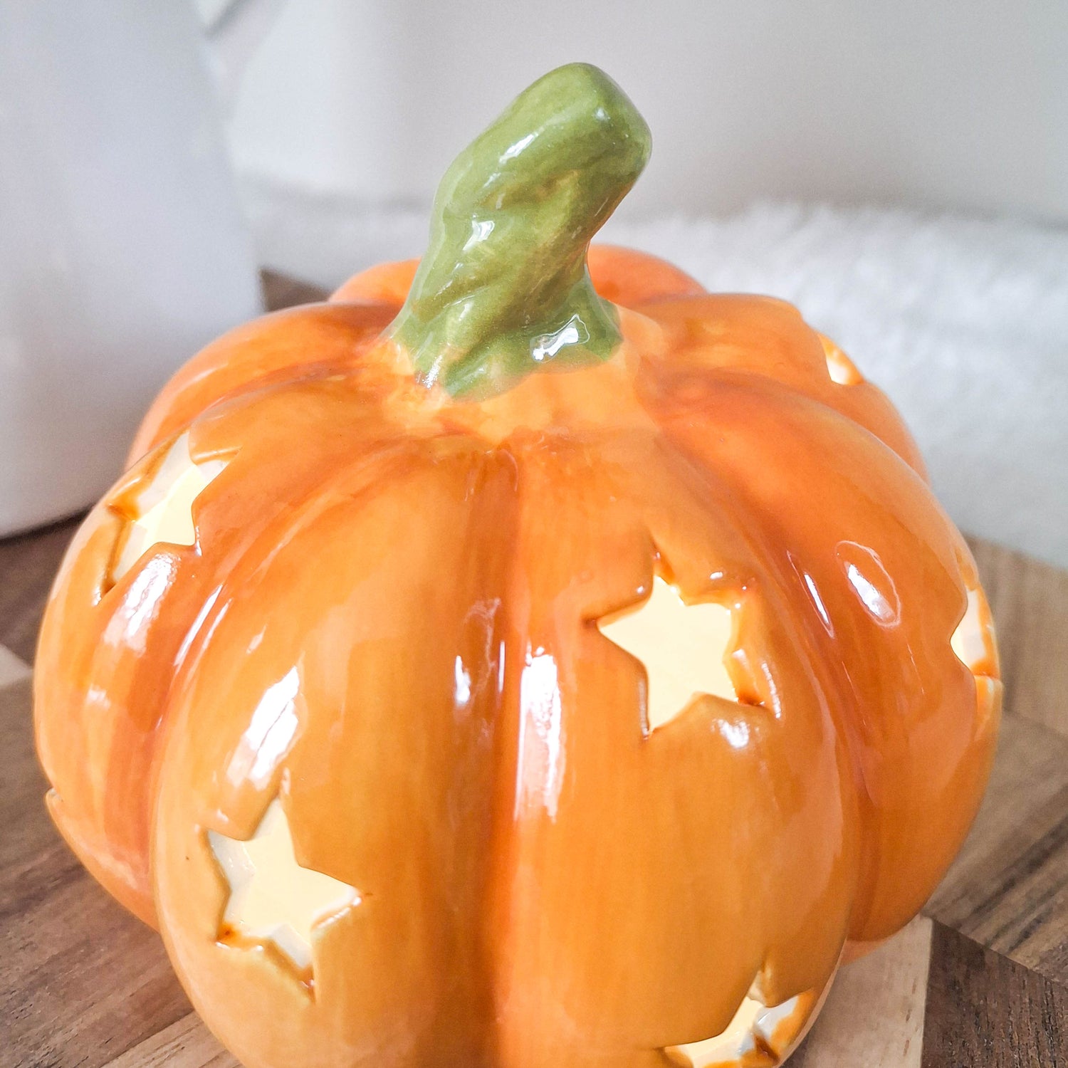 BACK AUG Orange Ceramic LED Star Pumpkin