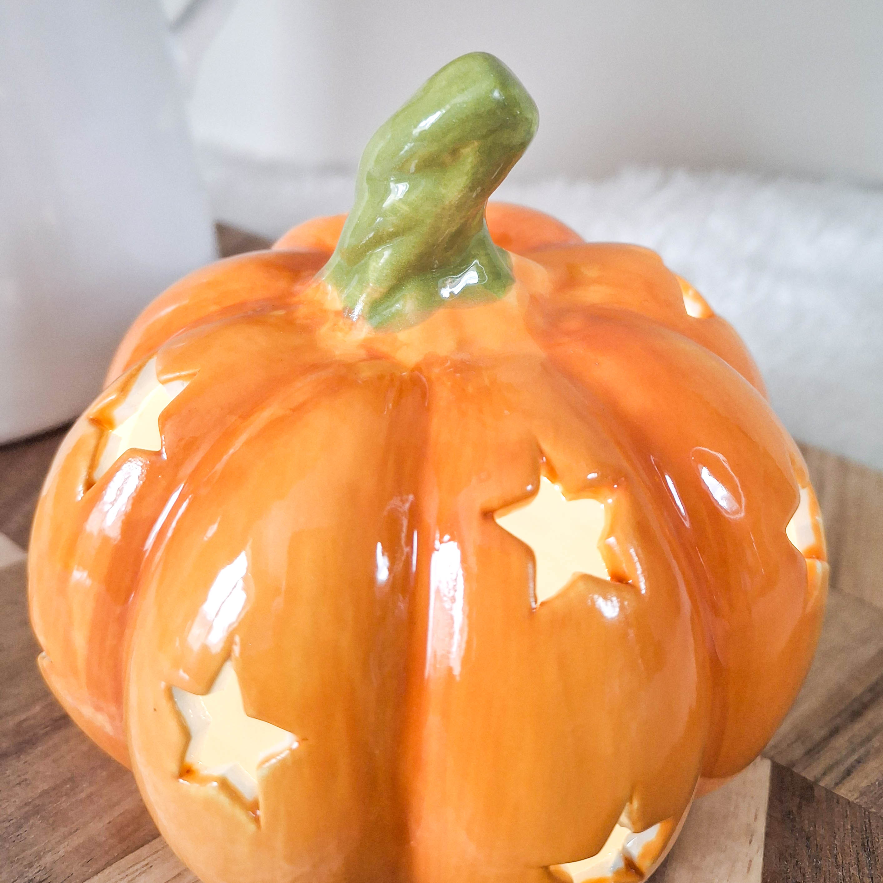 BACK AUG Orange Ceramic LED Star Pumpkin