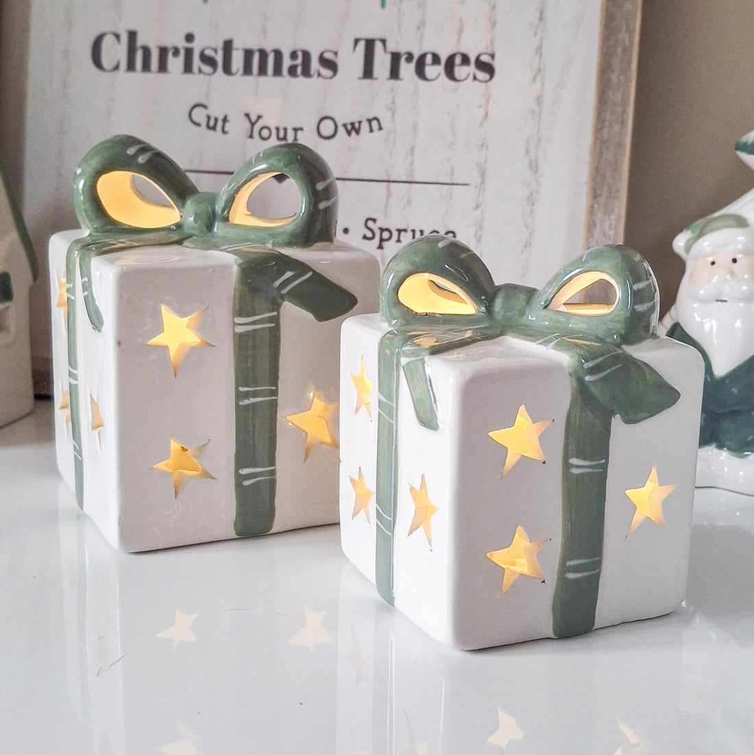White &amp; Green Bow LED Gift Ornament