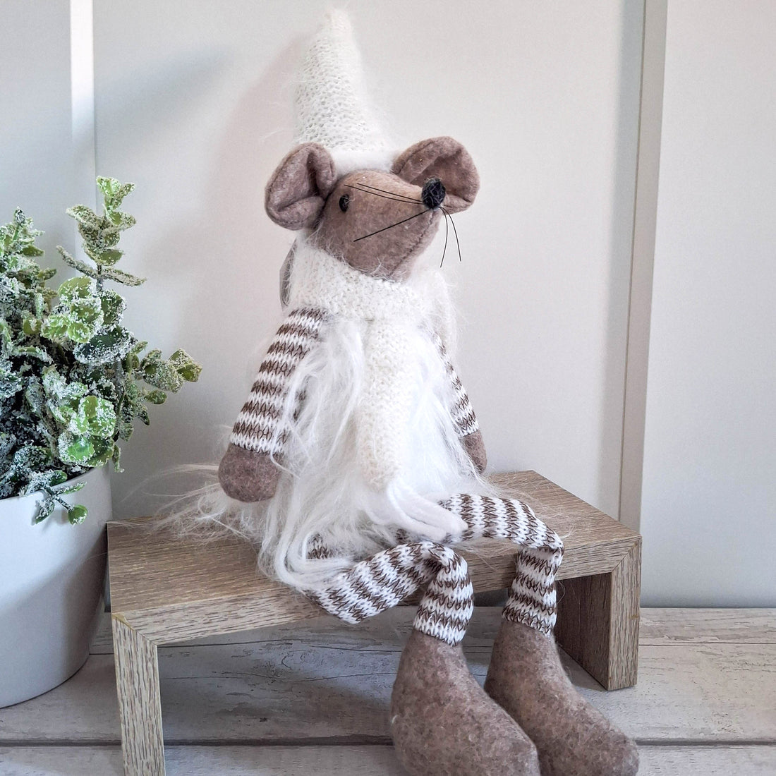 Sitting Winter Mouse