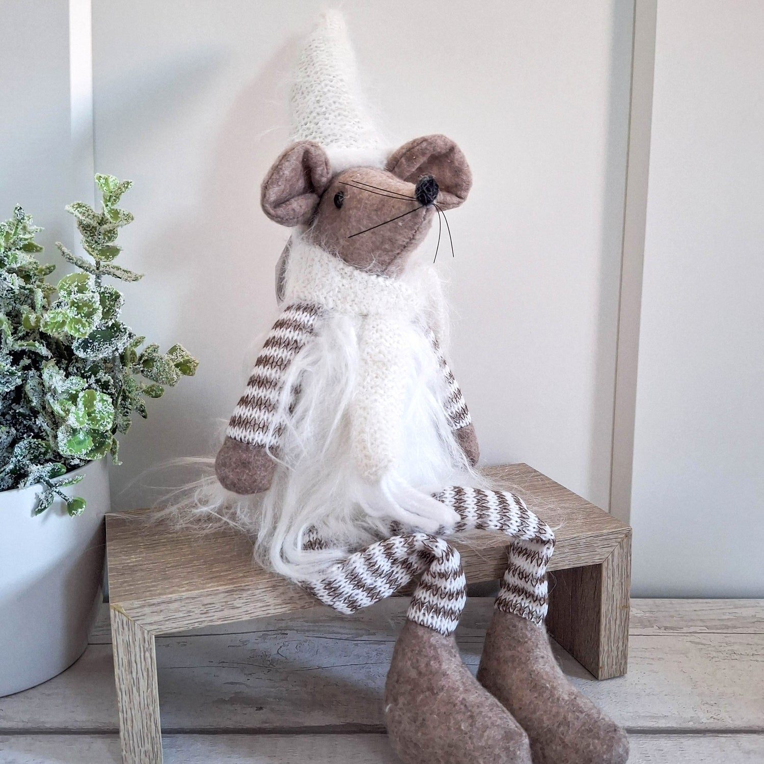 Sitting Winter Mouse