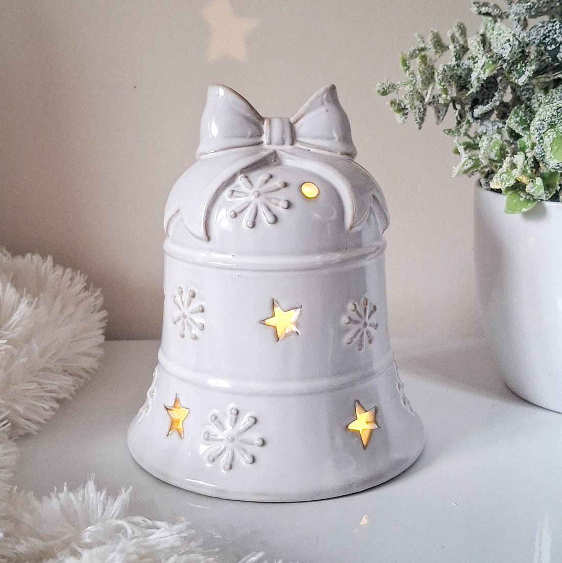 Natural Snowflake LED Bell Ornament