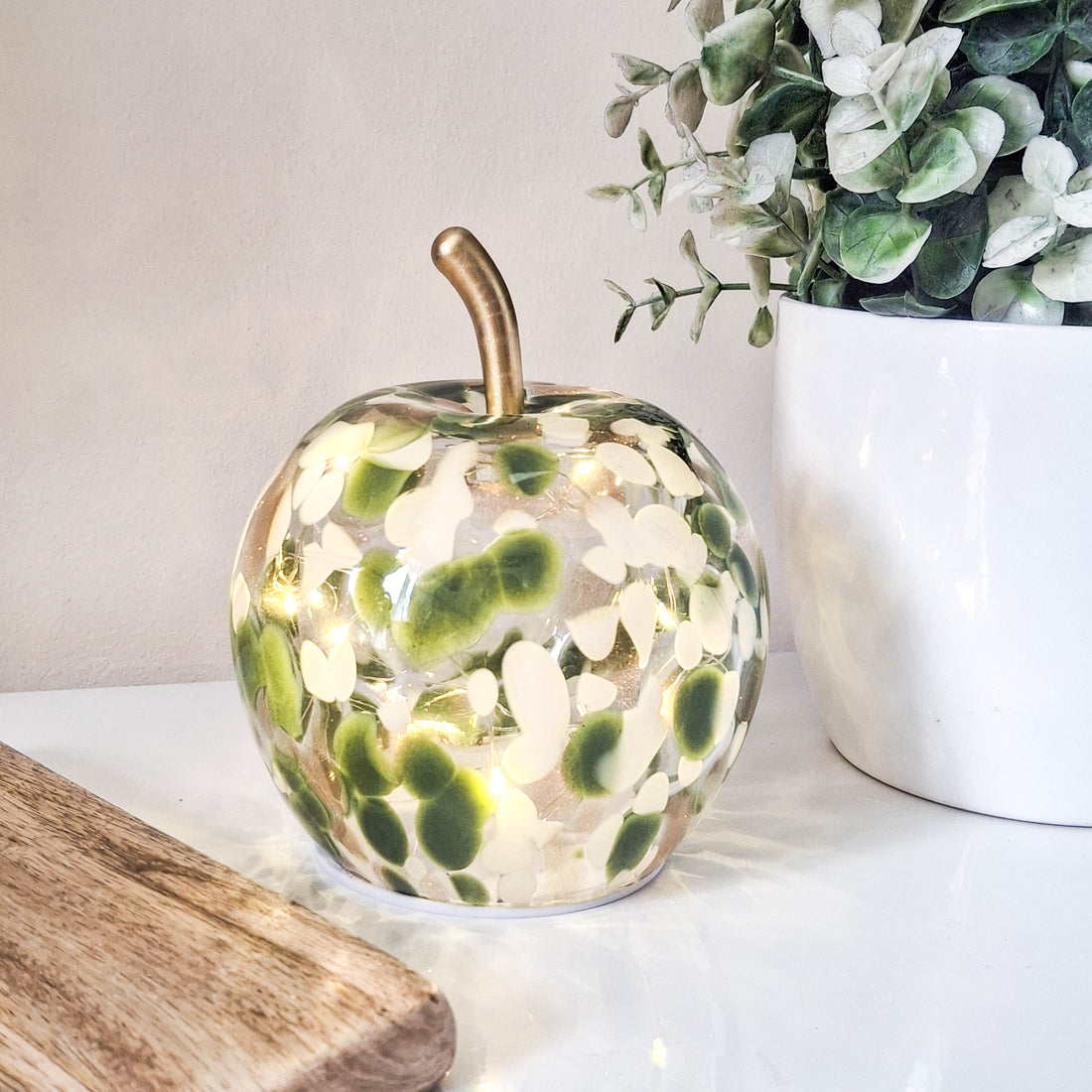 Mottle Green &amp; White LED Glass Apple