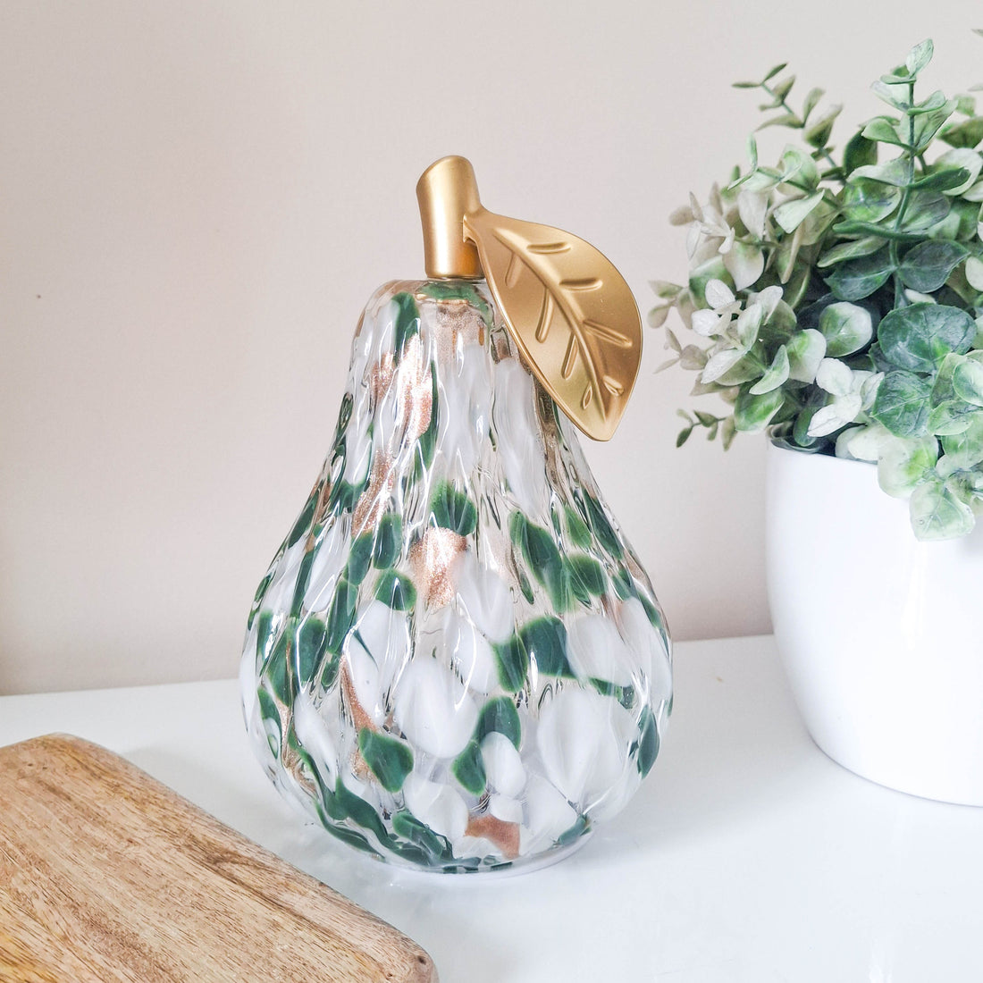 Mottle Green &amp; White Diamond Cut LED Glass Pear