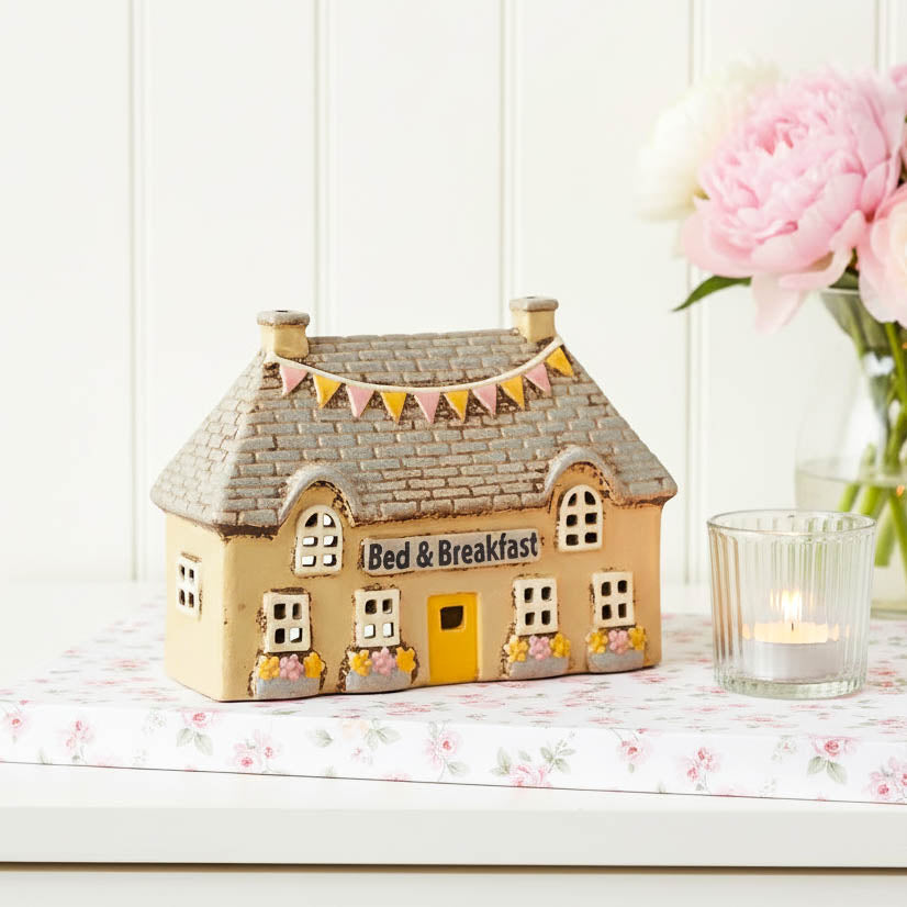 Bed &amp; Breakfast Tealight House