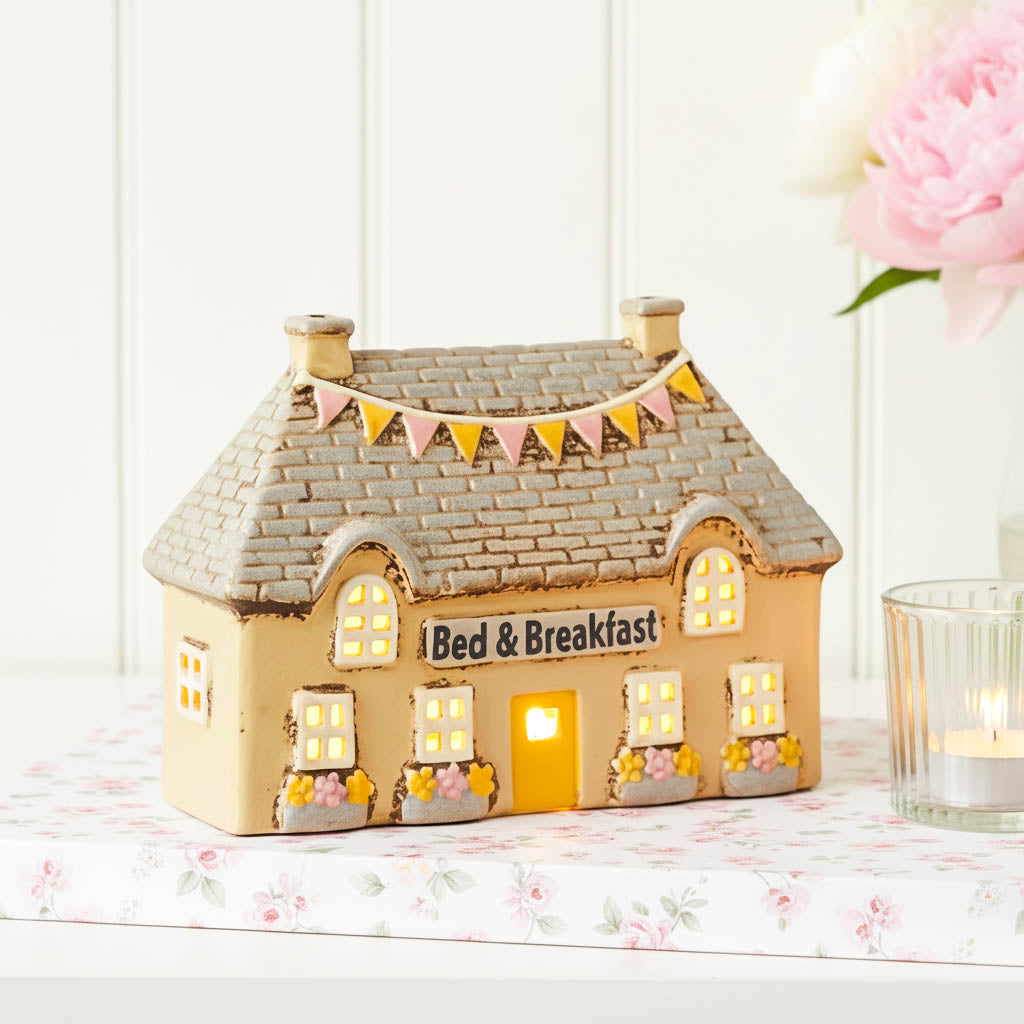 Bed &amp; Breakfast Tealight House