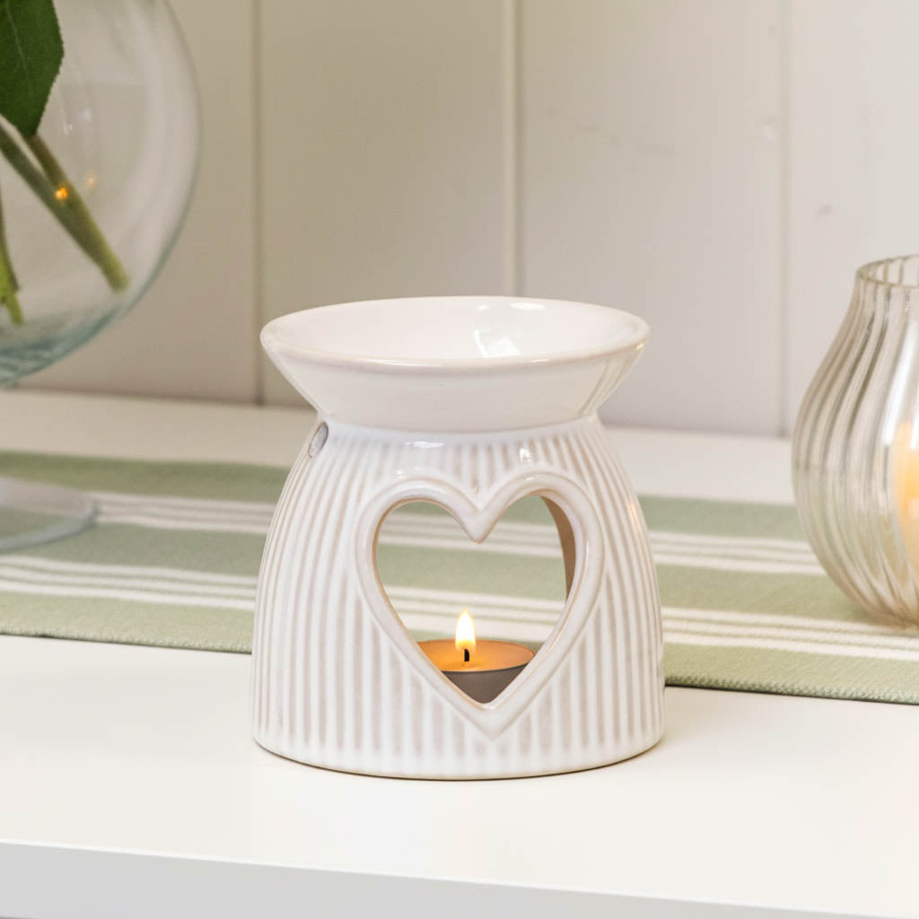 Natural Ribbed Ceramic Heart Oil Burner