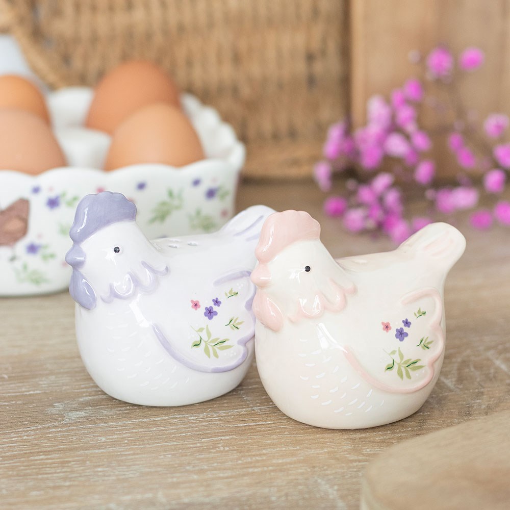 Hen Shaped Salt &amp; Pepper Shakers