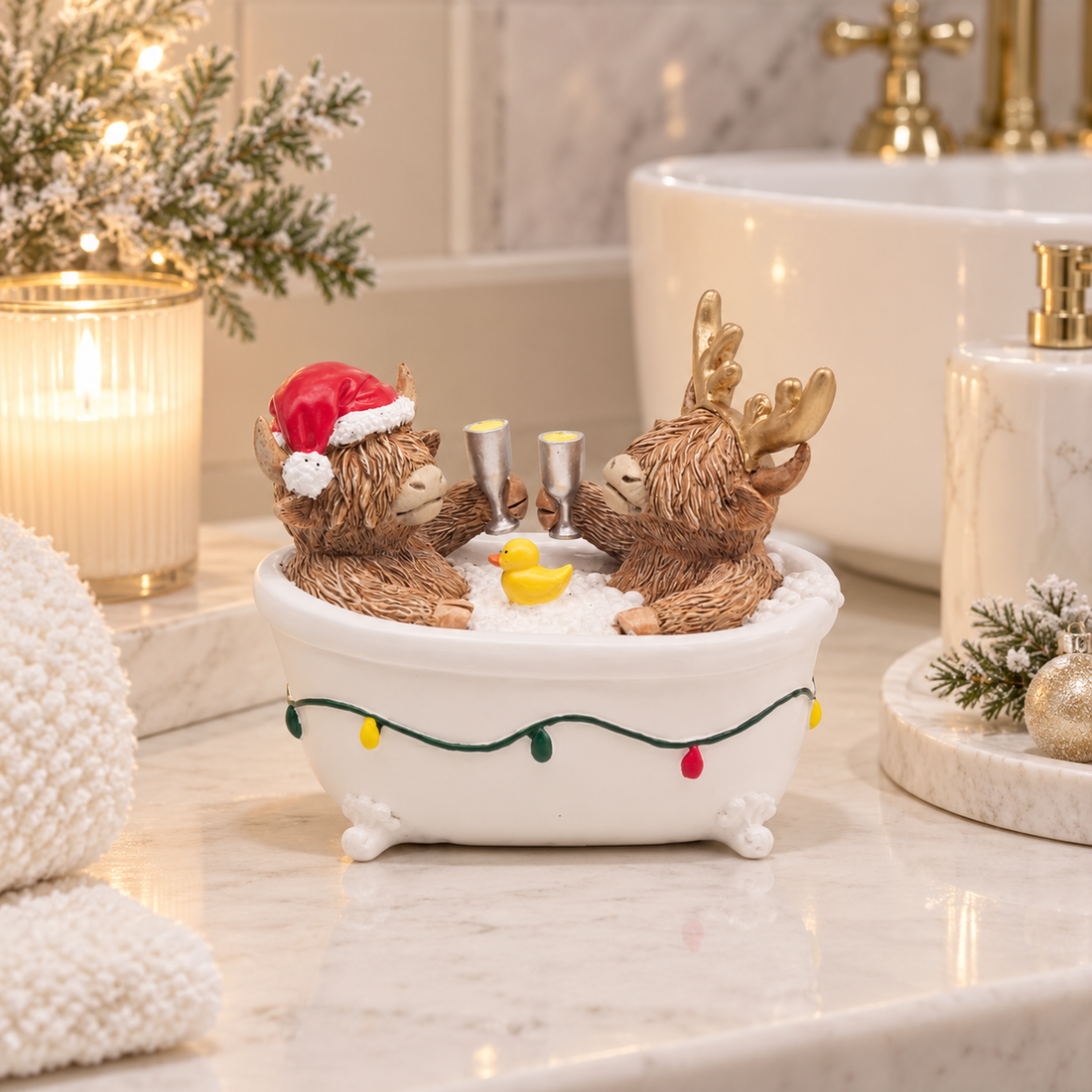 Christmas Highland Cow Couple in Bath