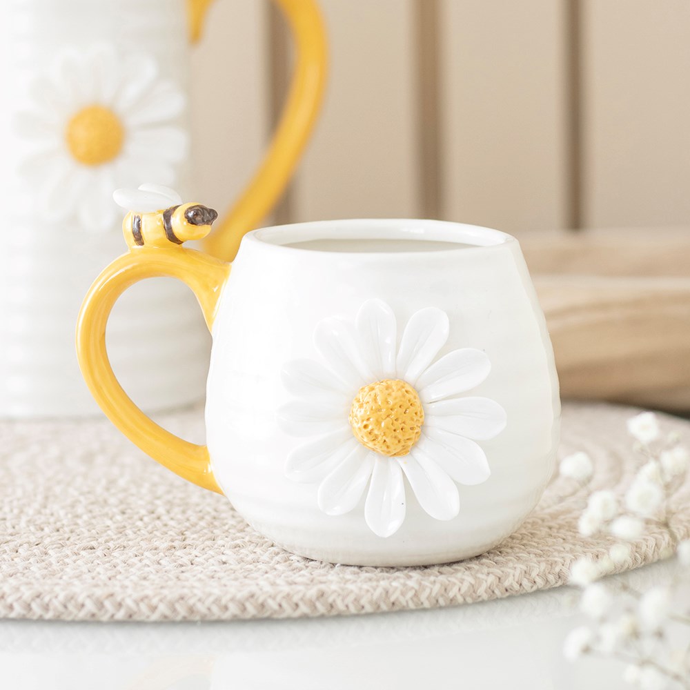 3D Daisy &amp; Honey Bee Mug