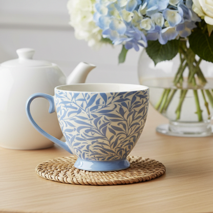 Blue Leafy Trellis Footed Mug