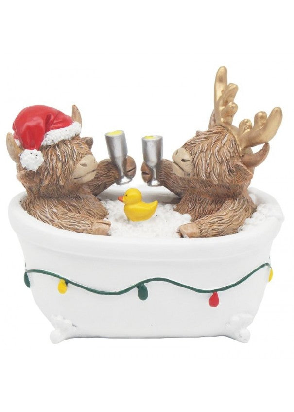 Christmas Highland Cow Couple in Bath